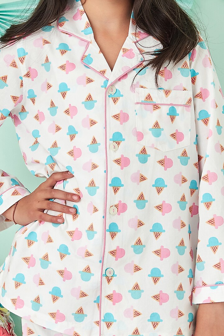 White Printed Night Suit For Girls by Giggle Buns at Pernia's Pop Up Shop