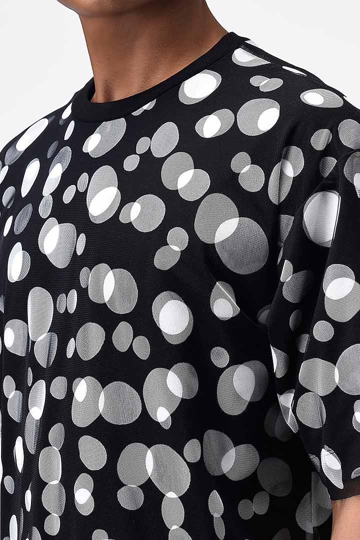 Black & White Printed T-Shirt by Genes Lecoanet Hemant Men at Pernia's Pop Up Shop