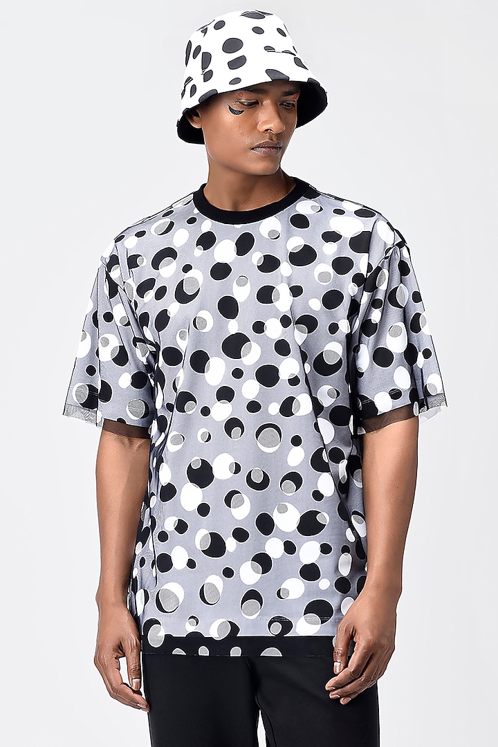 White & Black Cotton Printed T-Shirt by Genes Lecoanet Hemant Men at Pernia's Pop Up Shop