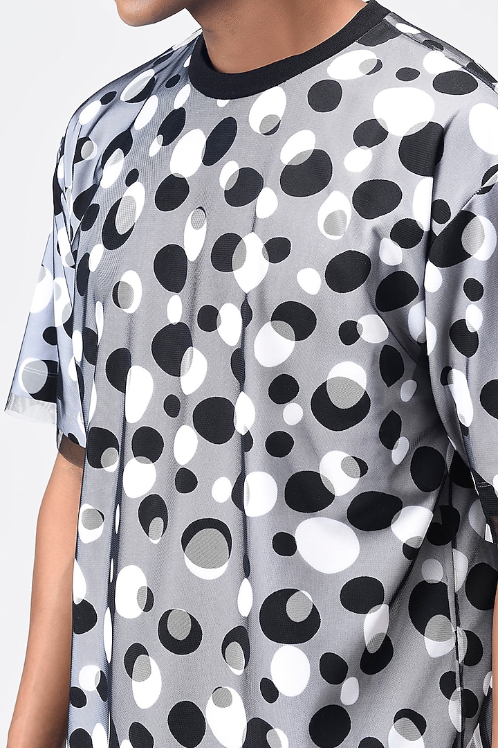 White & Black Cotton Printed T-Shirt by Genes Lecoanet Hemant Men at Pernia's Pop Up Shop