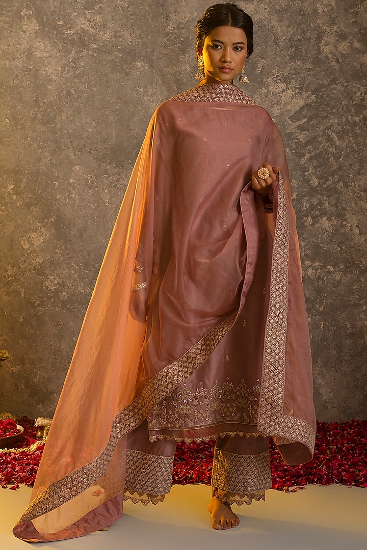 Mauve Kurta Set In Silk Chanderi by Glittire by Sakshi Verma
