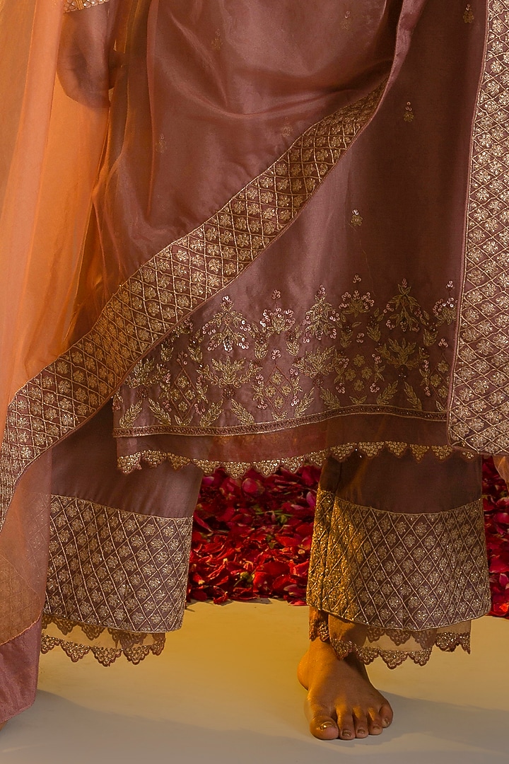 Mauve Kurta Set In Silk Chanderi by Glittire by Sakshi Verma at Pernia's Pop Up Shop