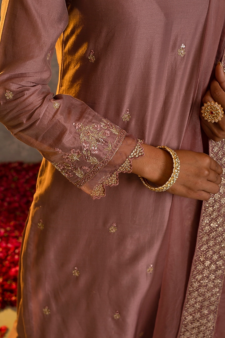 Mauve Kurta Set In Silk Chanderi by Glittire by Sakshi Verma at Pernia's Pop Up Shop