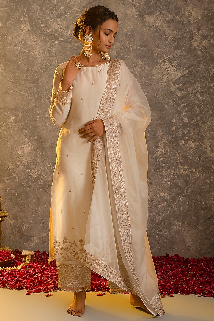 Pearl White Silk Chanderi Kurta Set by Glittire by Sakshi Verma