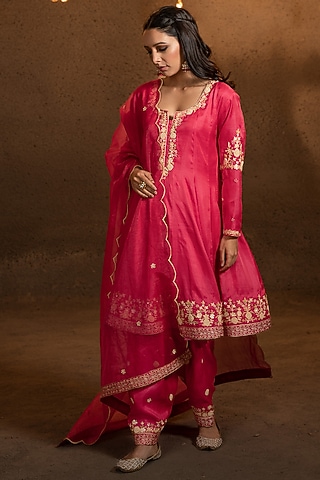 Hot Pink Embroidered Kurta Set by Glittire by Sakshi Verma