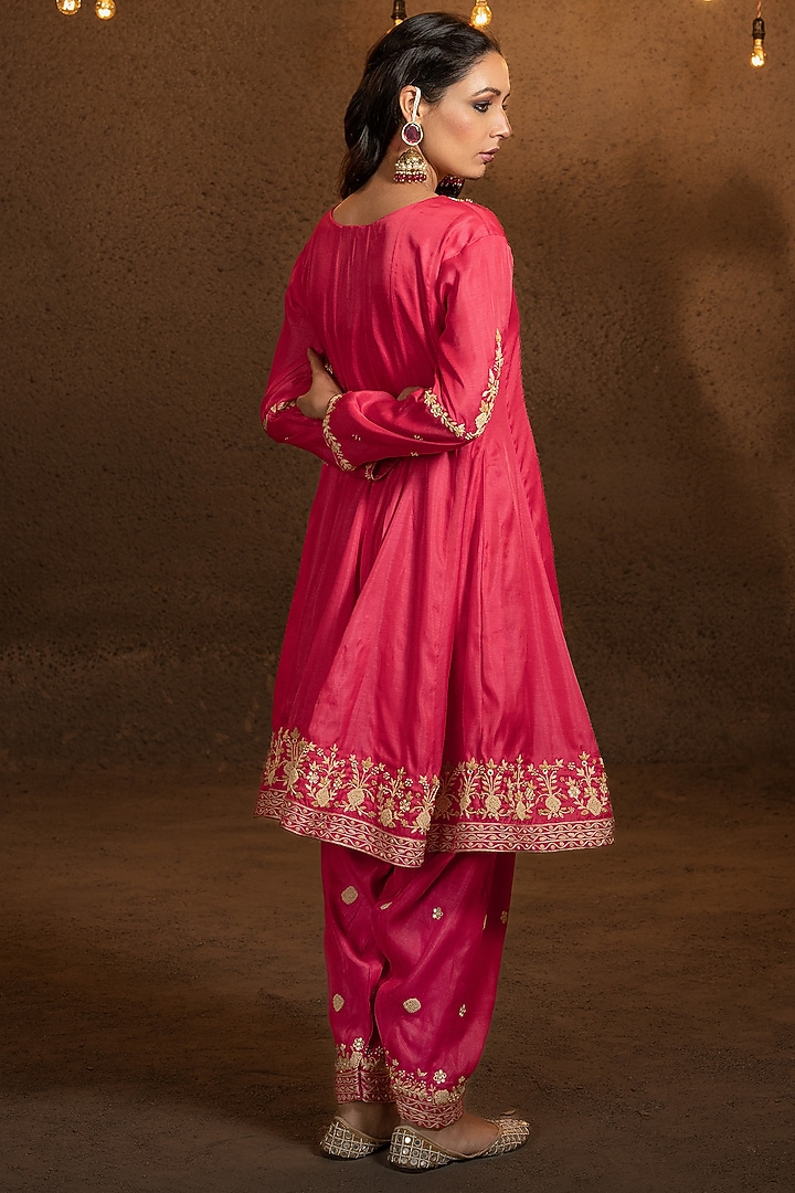 Hot Pink Embroidered Kurta Set by Glittire by Sakshi Verma at Pernia's Pop Up Shop