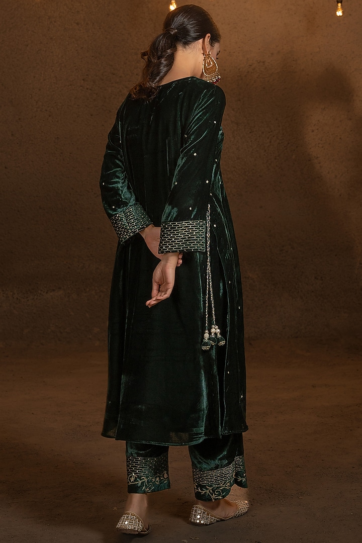 Bottle Green Embroidered Kurta Set by Glittire by Sakshi Verma at Pernia's Pop Up Shop
