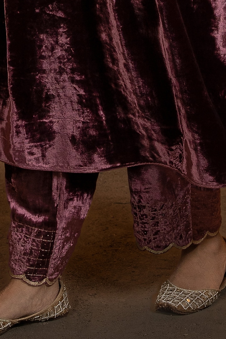 Raisin Wine Embroidered Kurta Set by Glittire by Sakshi Verma at Pernia's Pop Up Shop