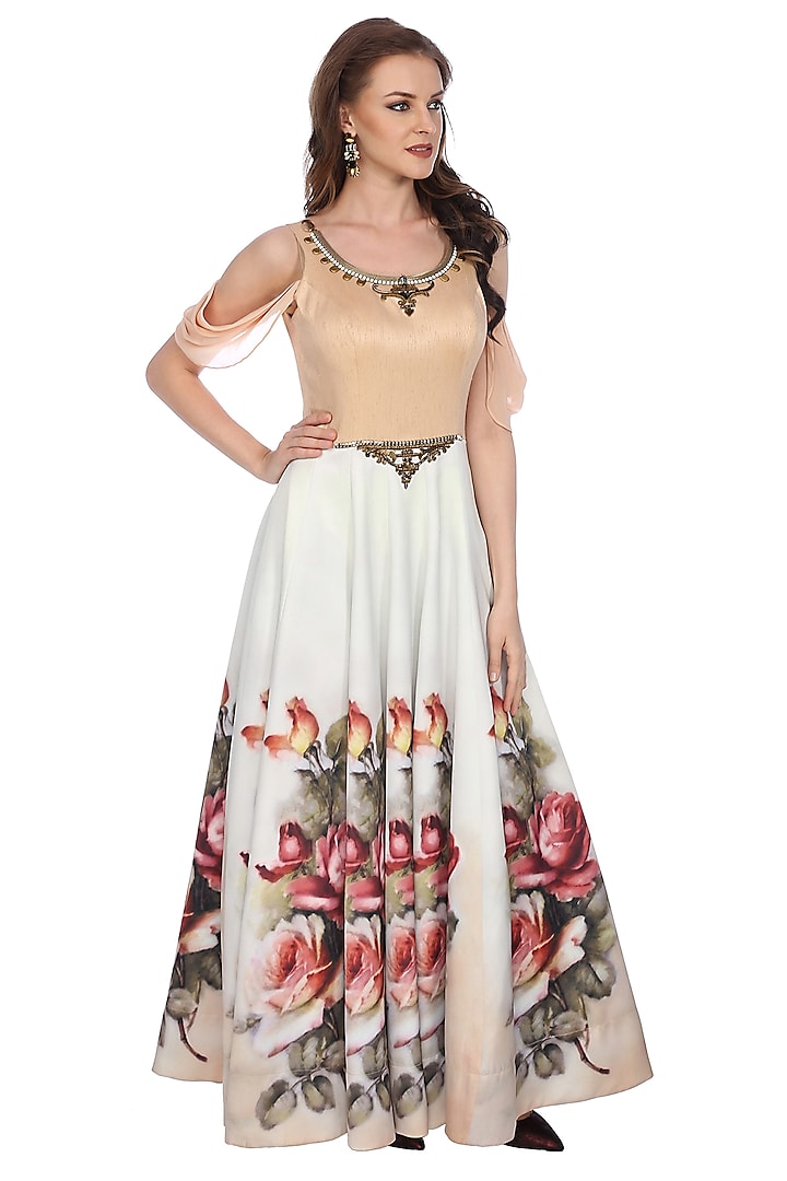 White Indian Gown Design by Sounia Gohil at Pernia's Pop Up Shop 2024