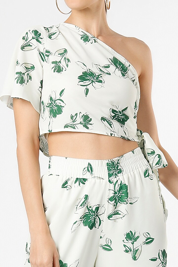 White Co-Ord Set With Floral Print by Gunu Sahni at Pernia's Pop Up Shop