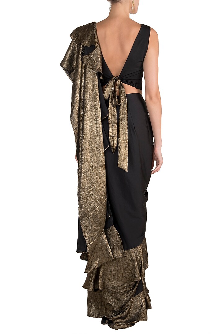 Black Embellished Party Wear Saree Set by Gunu Sahni at Pernia's Pop Up Shop