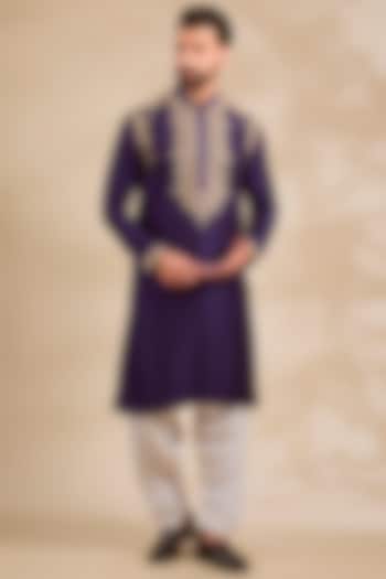 Purple Tussar Silk Embroidered Kurta Set by Gopi Vaid Men at Pernia's Pop Up Shop