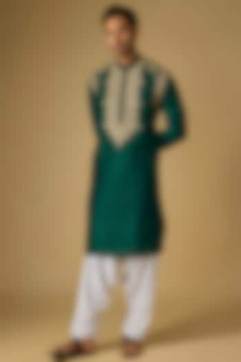 Emerald Green Tussar Silk Marodi & Gota Embroidered Kurta Set by Gopi Vaid Men at Pernia's Pop Up Shop