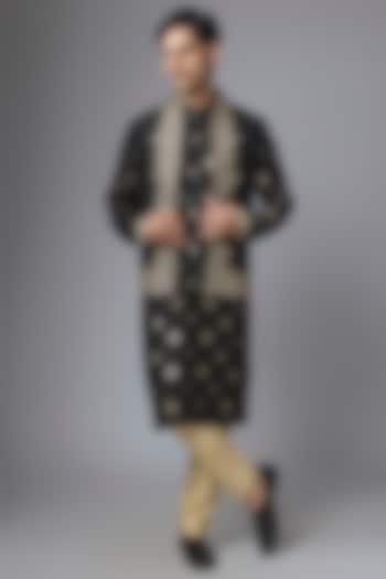 Black Tussar Silk Marodi Embroidered Bundi Jacket Set by Gopi Vaid Men at Pernia's Pop Up Shop