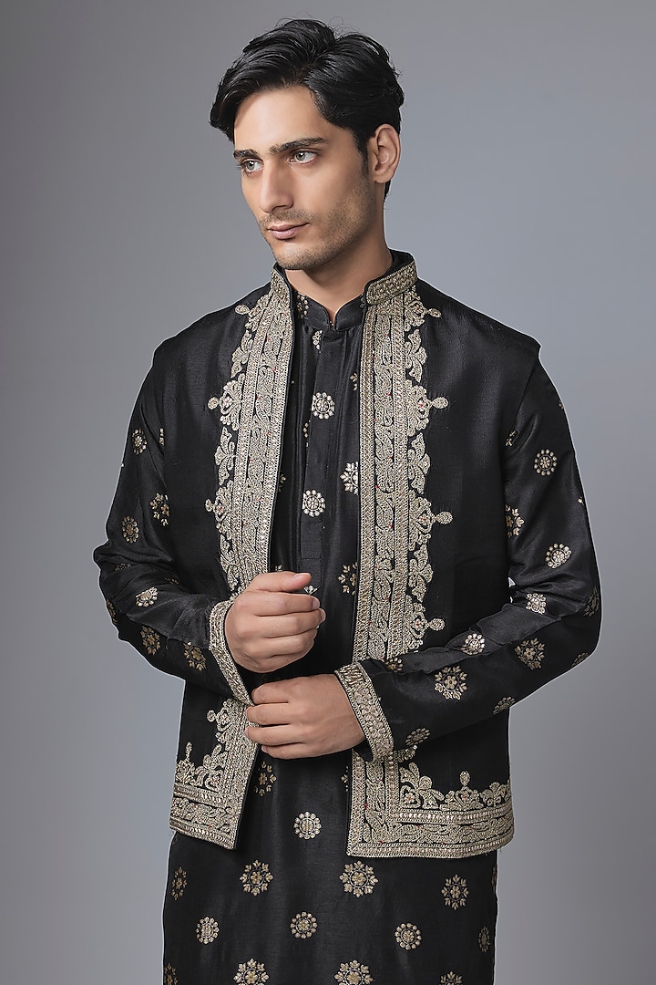 Black Tussar Silk Marodi Embroidered Bundi Jacket Set by Gopi Vaid Men at Pernia's Pop Up Shop