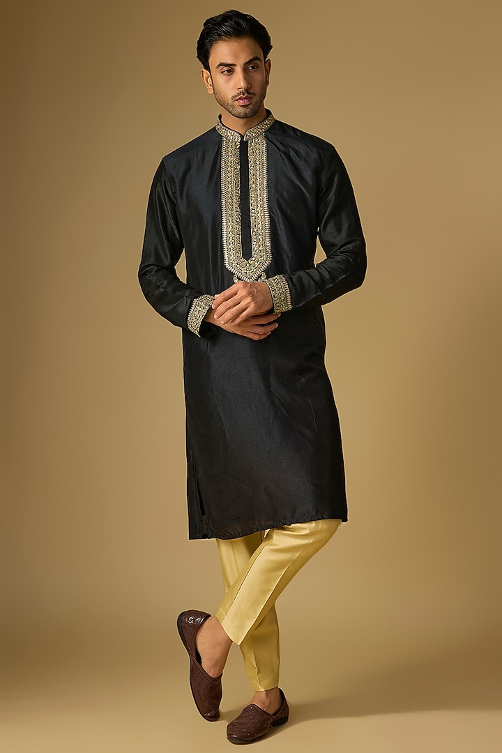 Black Tussar Silk Gota Embroidered Kurta Set by Gopi Vaid Men at Pernia's Pop Up Shop