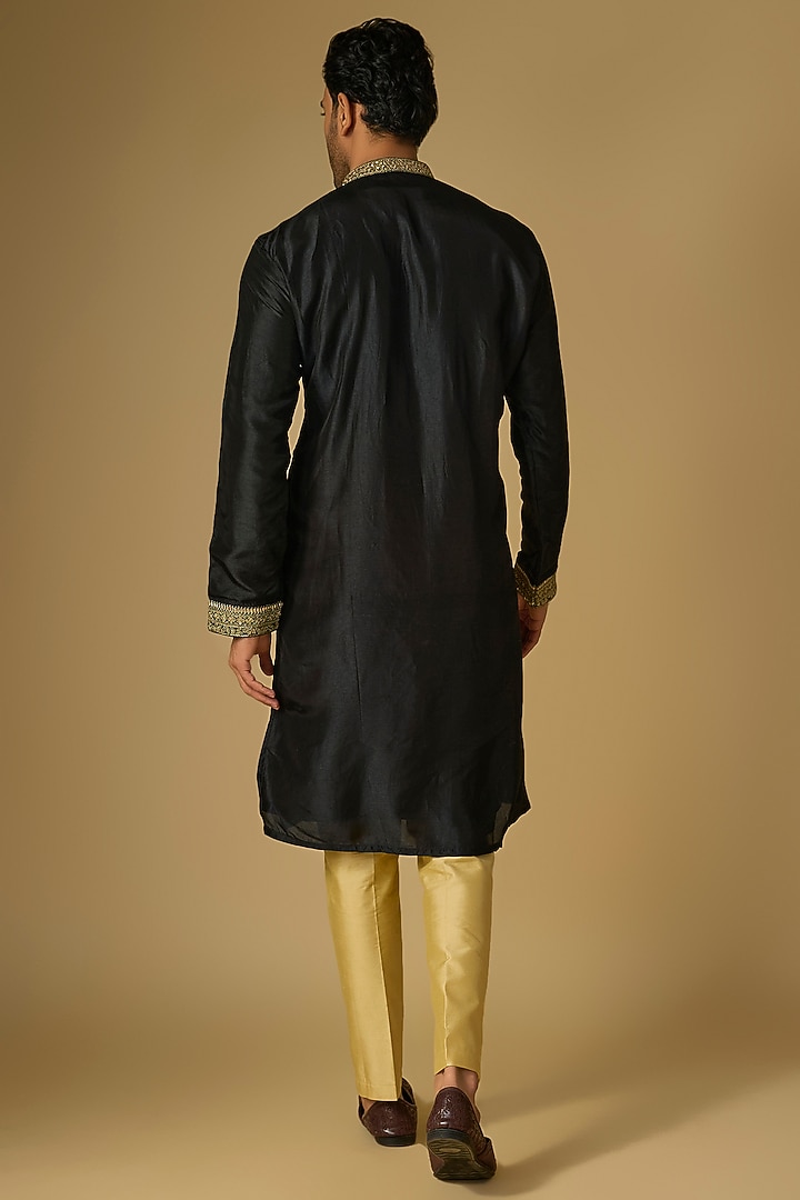 Black Tussar Silk Gota Embroidered Kurta Set by Gopi Vaid Men at Pernia's Pop Up Shop
