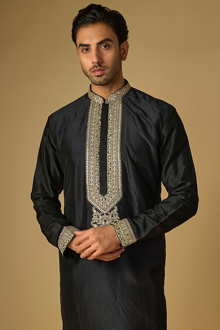 Black Tussar Silk Gota Embroidered Kurta Set by Gopi Vaid Men at Pernia's Pop Up Shop