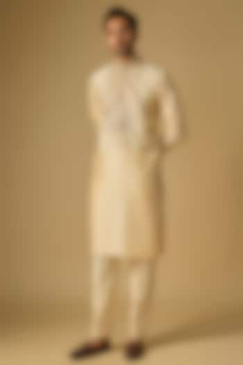 Ivory Tussar Silk Gota Embroidered Kurta Set by Gopi Vaid Men at Pernia's Pop Up Shop