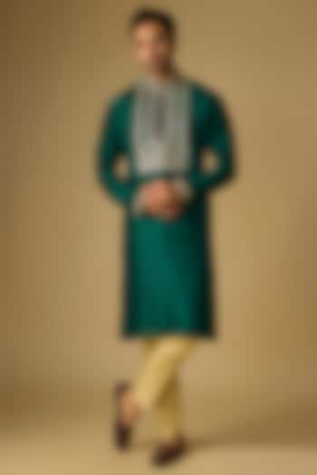 Emerald Green Tussar Silk Gota Embroidered Kurta Set by Gopi Vaid Men at Pernia's Pop Up Shop