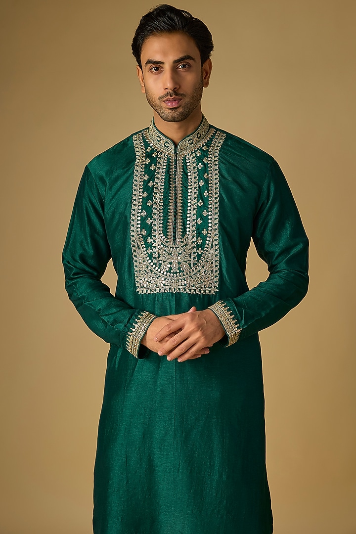 Emerald Green Tussar Silk Gota Embroidered Kurta Set by Gopi Vaid Men at Pernia's Pop Up Shop