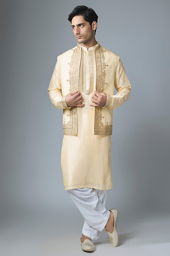 Ivory Tussar Silk Gota Embroidered Bundi Jacket Set by Gopi Vaid Men at Pernia's Pop Up Shop