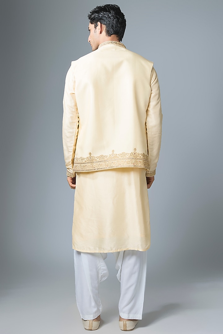 Ivory Tussar Silk Gota Embroidered Bundi Jacket Set by Gopi Vaid Men at Pernia's Pop Up Shop