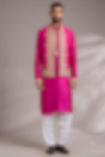 Rani Pink Tussar Silk & Cotton Silk Embroidered Bundi Jacket Set by Gopi Vaid Men at Pernia's Pop Up Shop