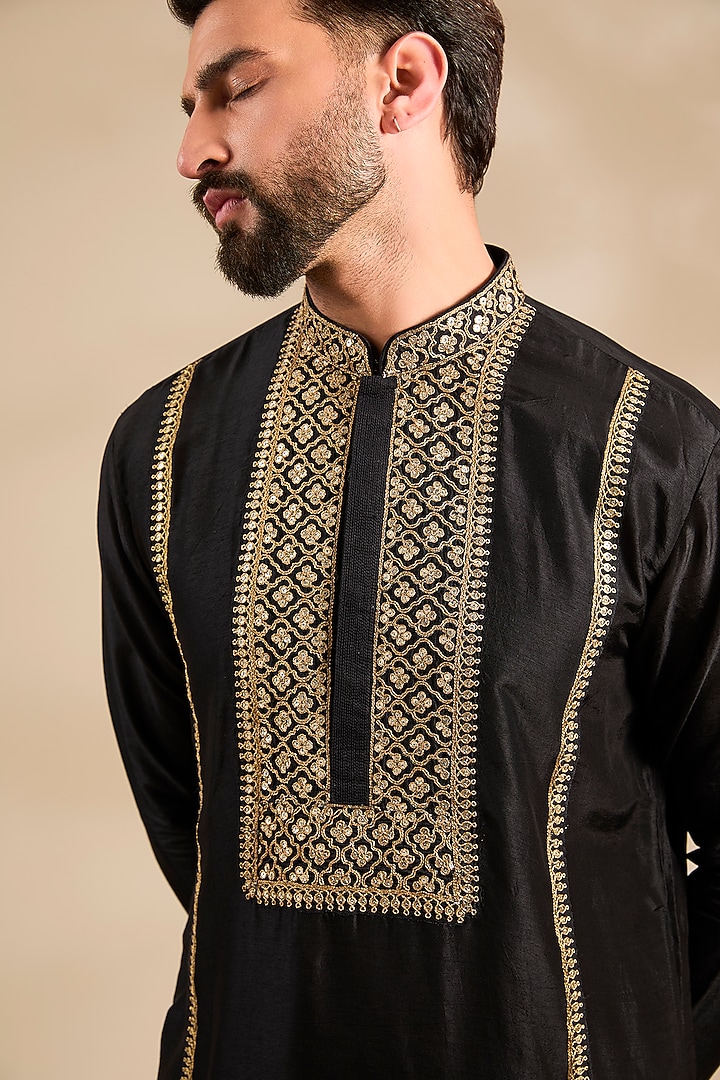 Black Tussar Silk Marodi Embroidered Kurta Set by Gopi Vaid Men at Pernia's Pop Up Shop