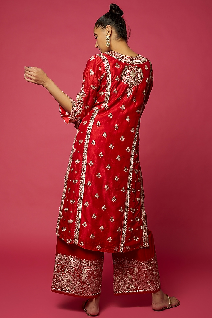 Red Silk Embroidered Kurta Set by GOPI VAID at Pernia's Pop Up Shop