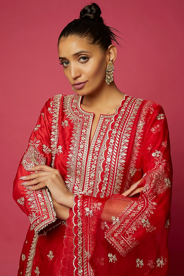 Red Silk Embroidered Kurta Set by GOPI VAID at Pernia's Pop Up Shop