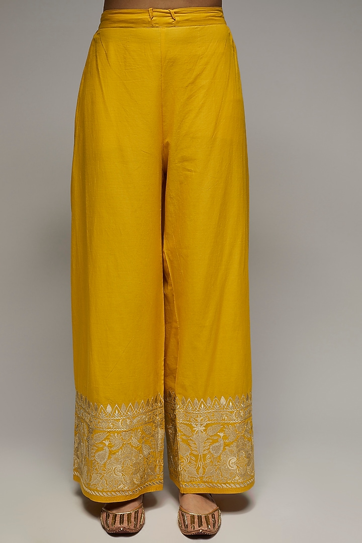 Mustard Silk Embroidered Kurta Set by GOPI VAID at Pernia's Pop Up Shop