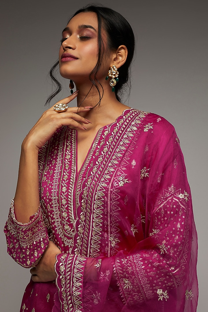 Pink Jamdani Gharara Set by GOPI VAID at Pernia's Pop Up Shop