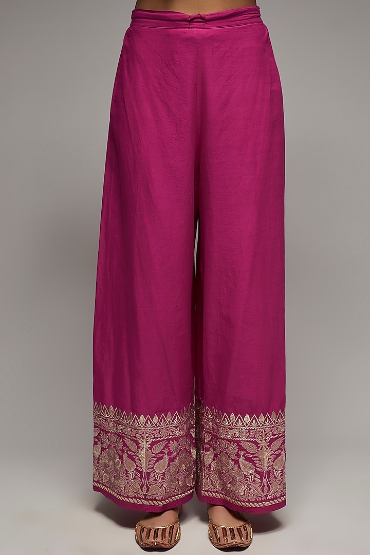 Pink Silk Embroidered Kurta Set by GOPI VAID at Pernia's Pop Up Shop