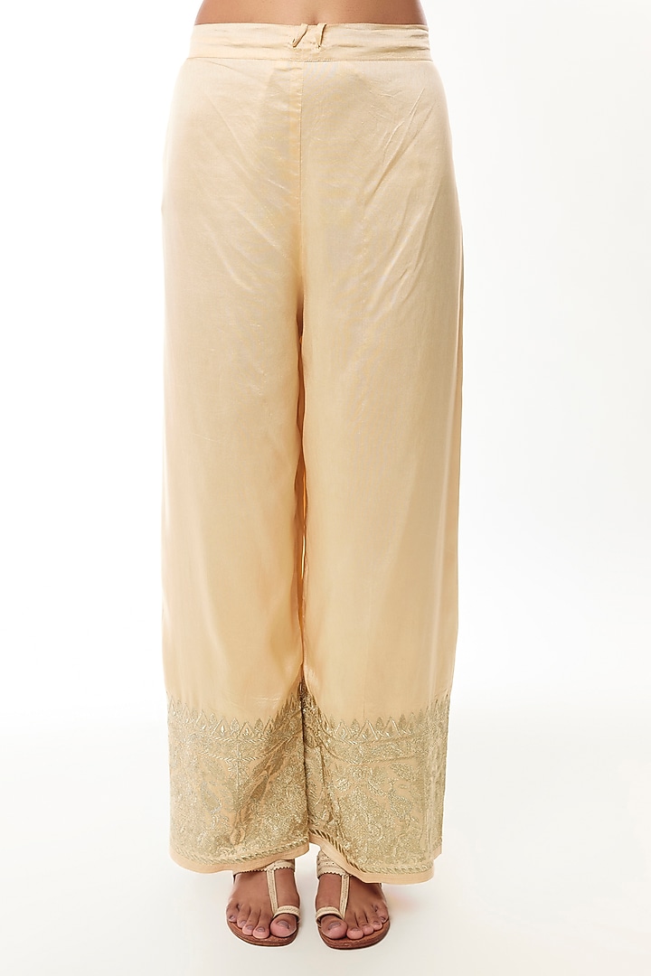 Ivory Tussar Sequin Boota Embroidered Kurta Set by GOPI VAID at Pernia's Pop Up Shop