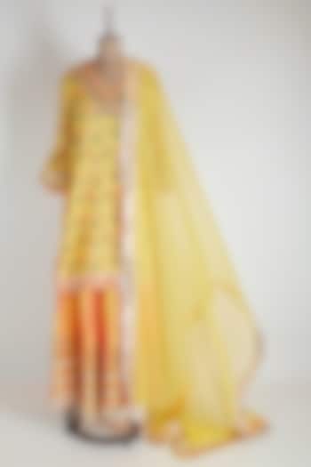 Yellow & Orange Kurta Set With Gota Work by GOPI VAID at Pernia's Pop Up Shop