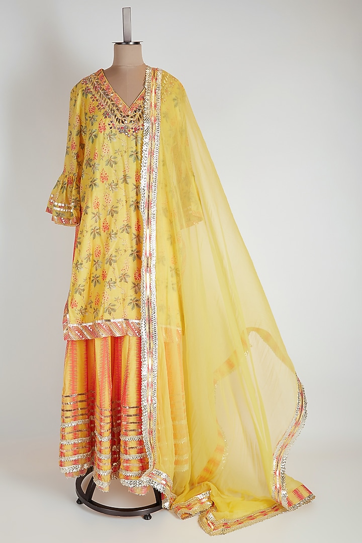 Yellow & Orange Kurta Set With Gota Work by GOPI VAID at Pernia's Pop Up Shop
