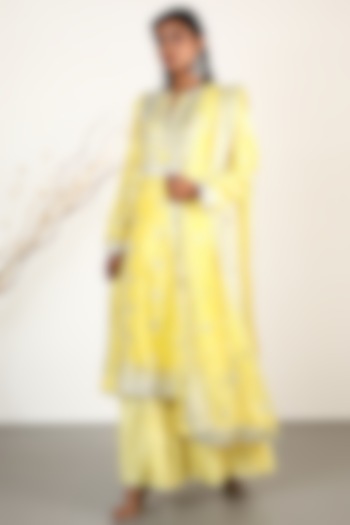 Yellow Embroidered Tunic Set by GOPI VAID