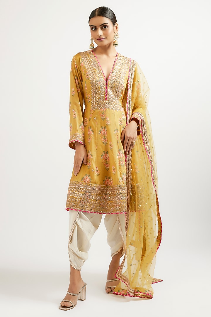 Yellow Cotton Silk Hand & Machine Embroidered Short Kurta Set by GOPI VAID at Pernia's Pop Up Shop