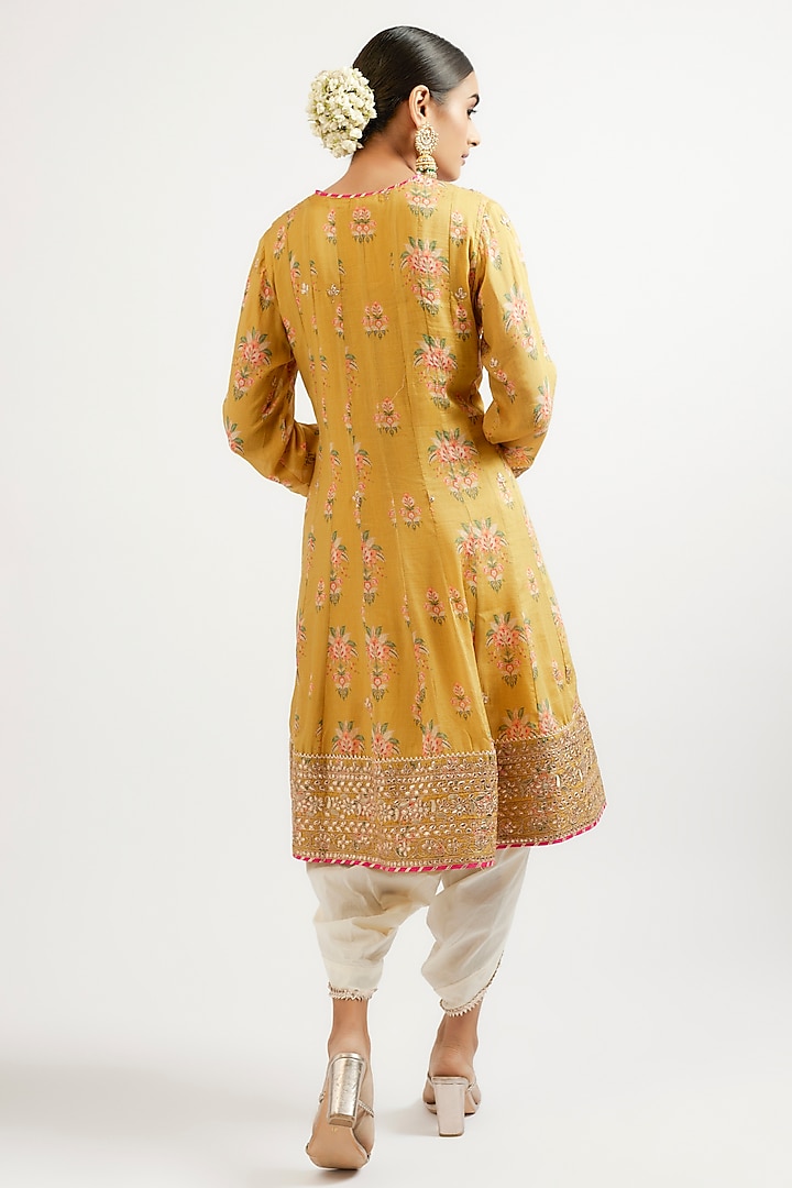 Yellow Cotton Silk Hand & Machine Embroidered Short Kurta Set by GOPI VAID at Pernia's Pop Up Shop