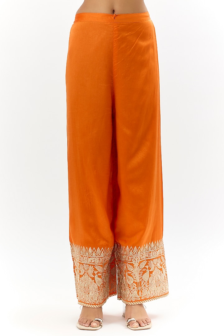 Orange Tussar Sequins Embroidered Kurta Set by Gopi Vaid at Pernia's Pop Up Shop