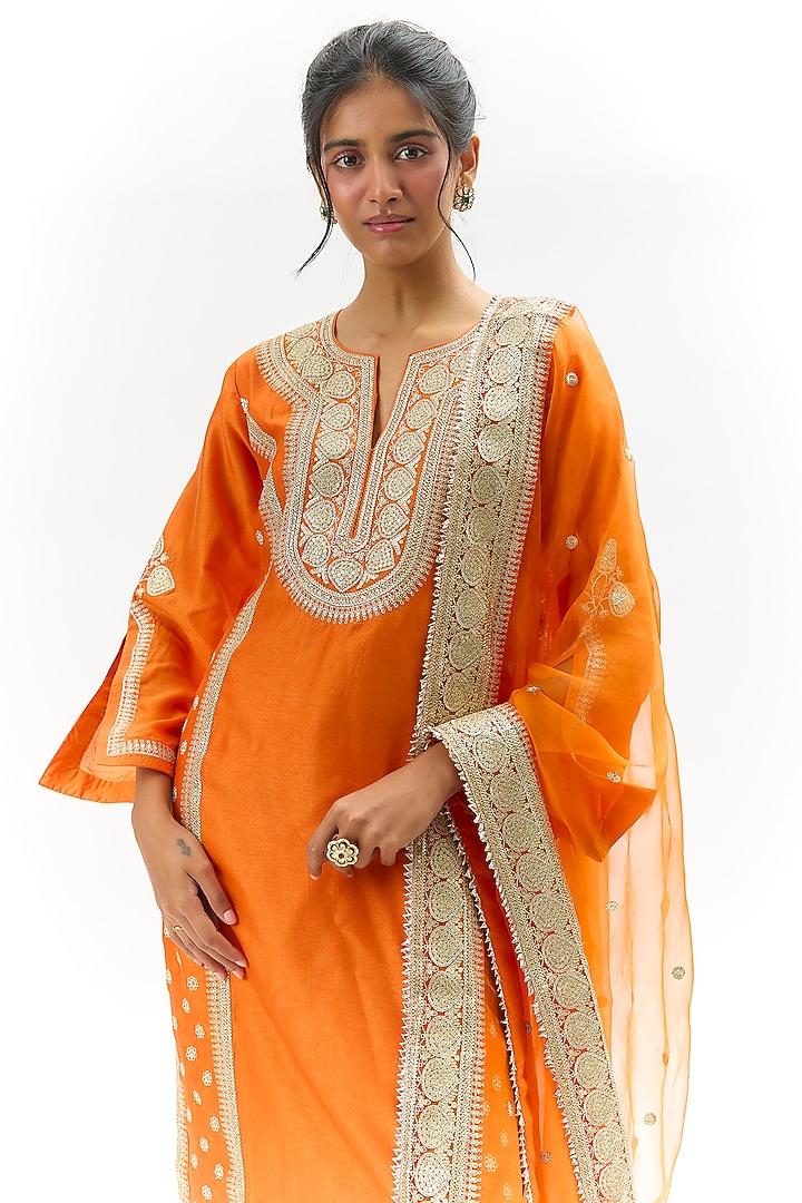 Orange Tussar Sequins Embroidered Kurta Set by Gopi Vaid at Pernia's Pop Up Shop