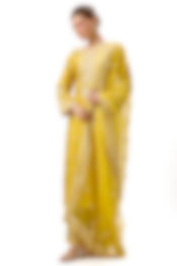 Yellow Tussar Silk Embroidered Kurta Set by Gopi Vaid at Pernia's Pop Up Shop