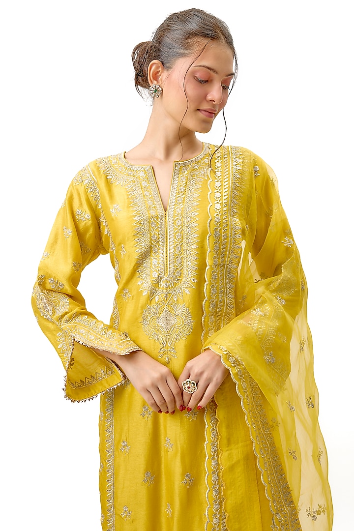 Yellow Tussar Silk Embroidered Kurta Set by Gopi Vaid at Pernia's Pop Up Shop