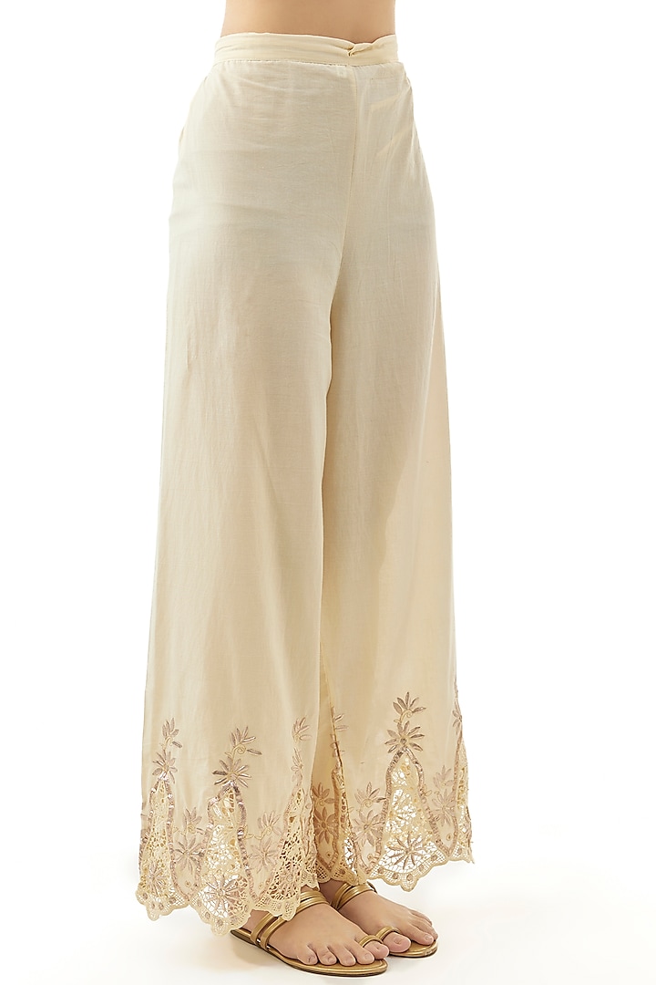 Ivory Cotton Silk Floral Printed Straight Kurta Set by GOPI VAID at Pernia's Pop Up Shop