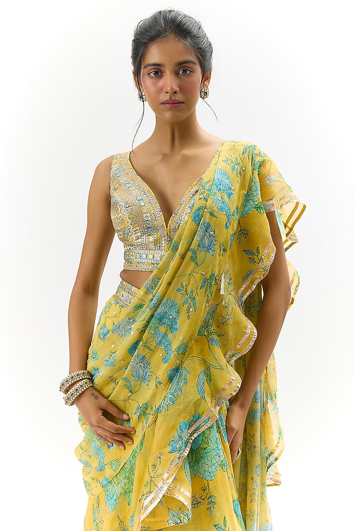 Yellow Georgette & Organza Floral Embroidered Wedding Saree Set by Gopi Vaid at Pernia's Pop Up Shop
