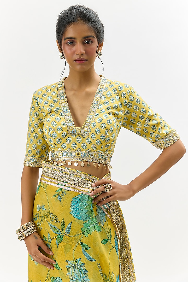 Yellow Organza Floral Printed & Embroidered Wedding Saree Set by Gopi Vaid at Pernia's Pop Up Shop