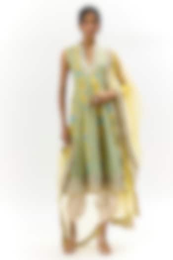 Yellow Cotton Silk Embroidered & Floral Printed Kurta Set by GOPI VAID at Pernia's Pop Up Shop