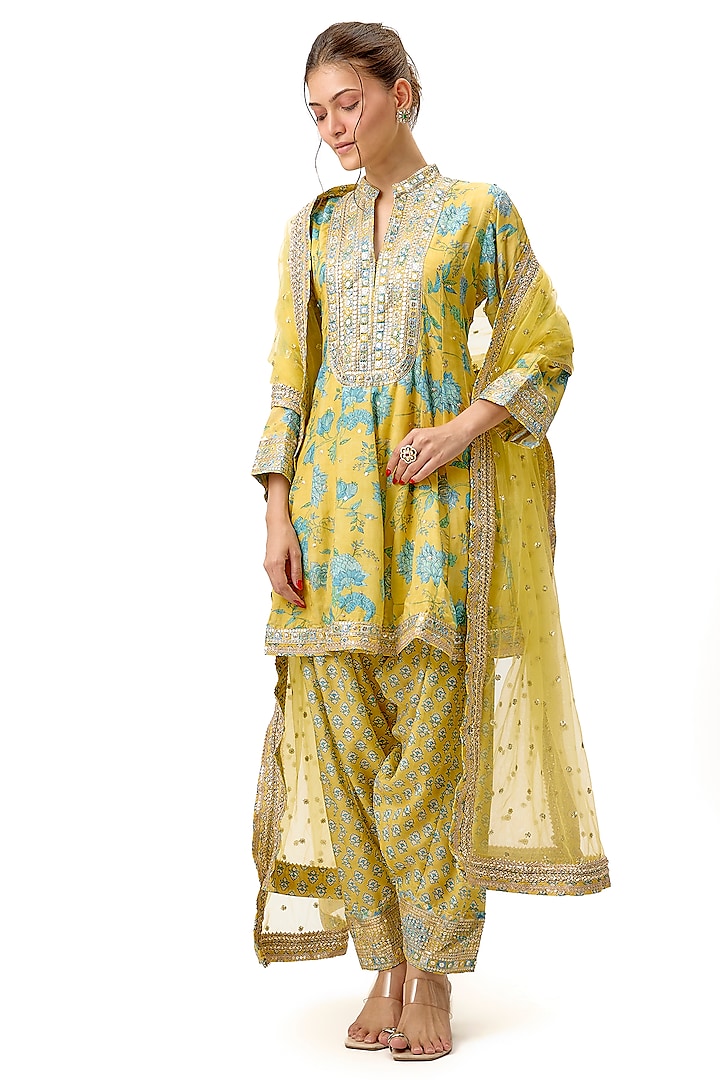 Yellow Cotton Silk Floral Printed & Embroidered Kurta Set by Gopi Vaid at Pernia's Pop Up Shop