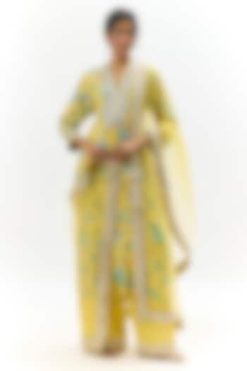 Yellow Cotton Silk Floral Printed & Embroidered Kurta Set by GOPI VAID at Pernia's Pop Up Shop